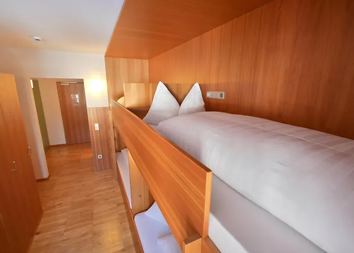 Bed & Breakfast Hostel Nives