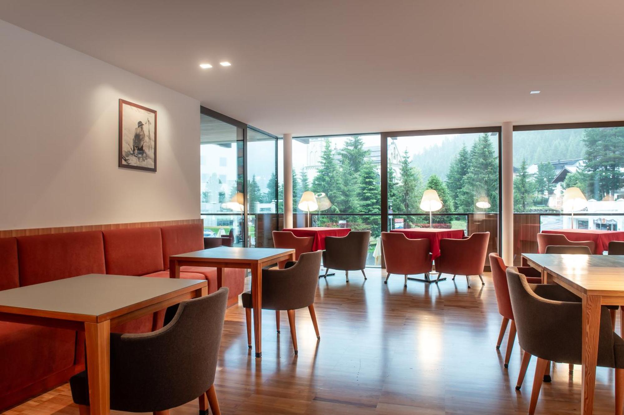 Auberge de jeunesse Nives *