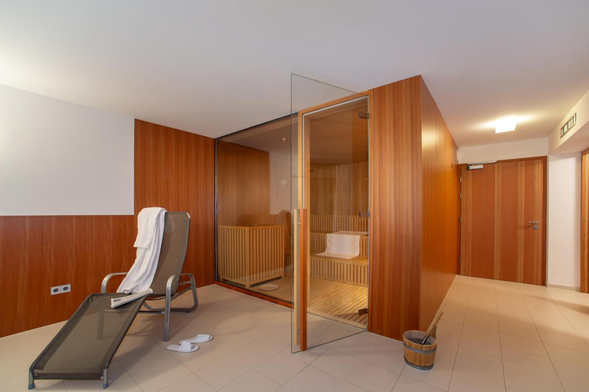 Nives Hostal